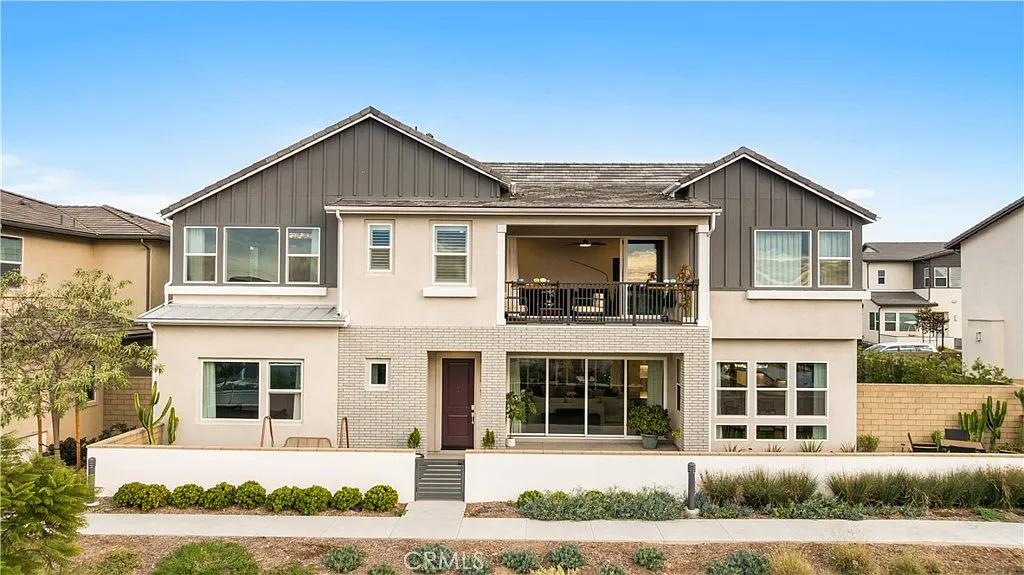 5 bed, 4.5 bath, 3838 sqft, $9,800 — Photo 1