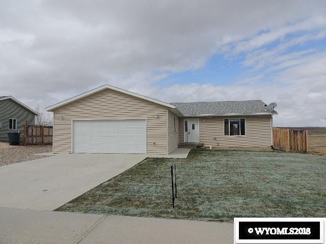 1st image of 556 Lookout Dr