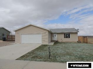 556 Lookout Dr, Glenrock, WY 82637