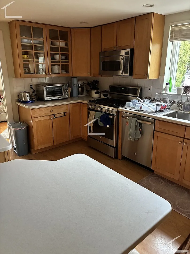Charming 4 Bedroom Home-No Broker Fee — Photo 1