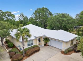 8764 Sand Pine Dr, Navarre, FL 32566