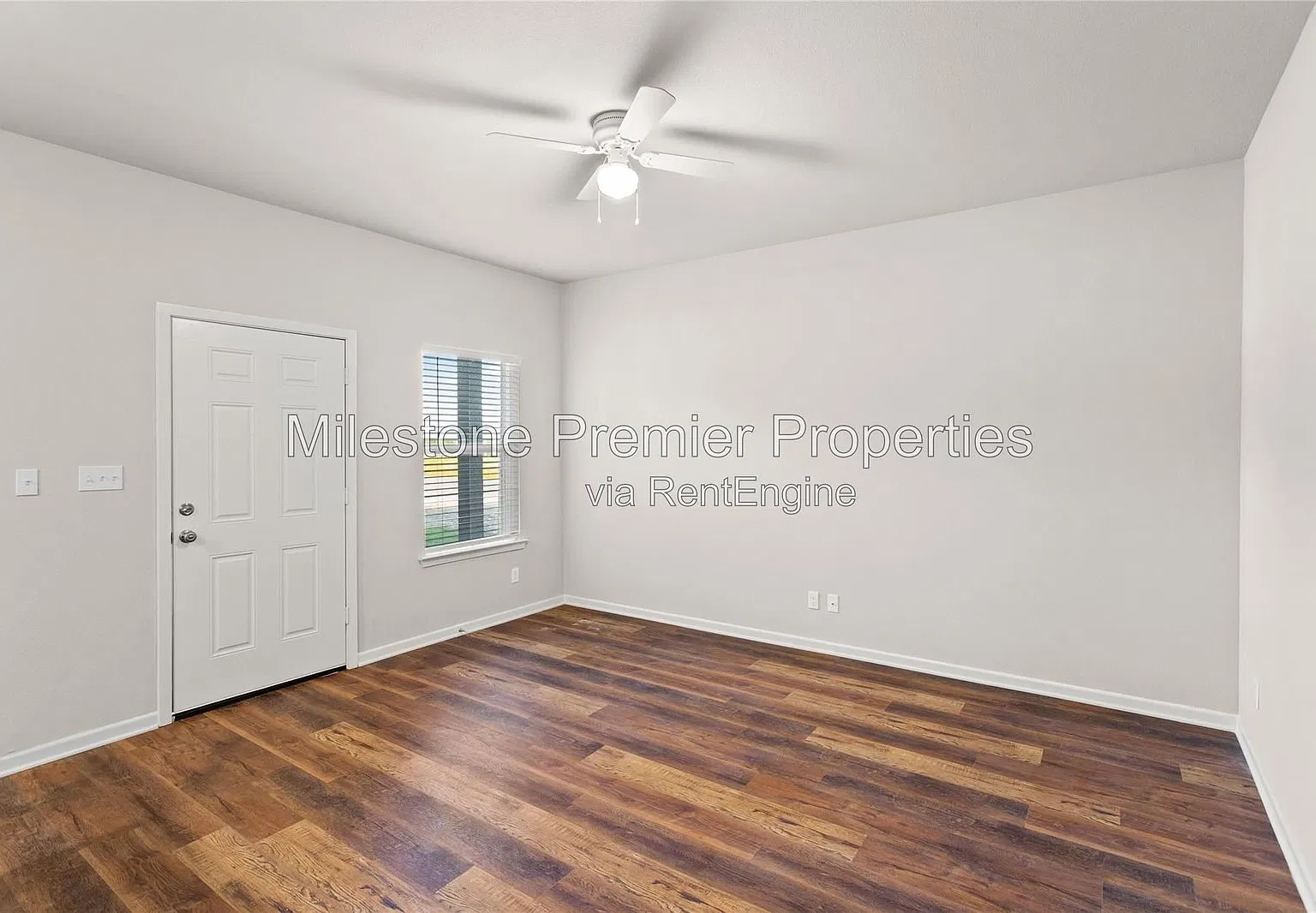 3 bed, 2.0 bath, 1090 sqft, $1,450 — Photo 2