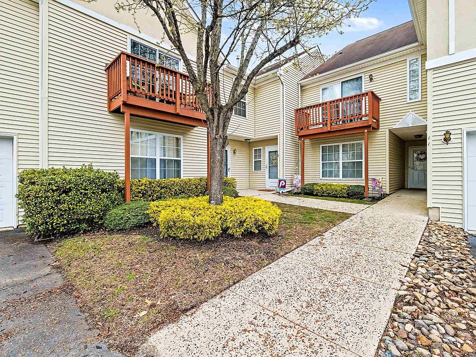 1st image of 34 E Woodland Ave #34