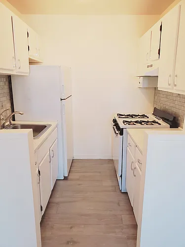 140 Grove St #6 Photo 1