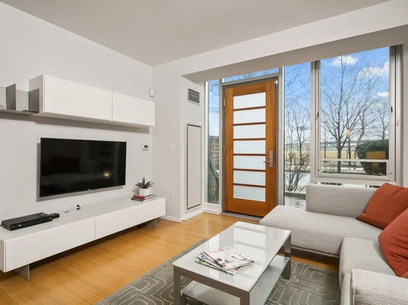 2 Earhart St, Cambridge, MA