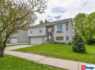 931 Donnie Ln, Lincoln, NE 68522