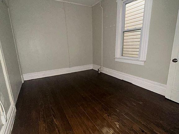 3rd image of 138 Seymour Ave #2B