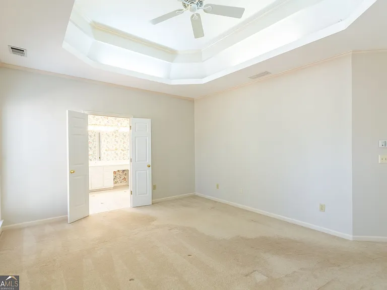 612 Redbud Ln — Photo 46