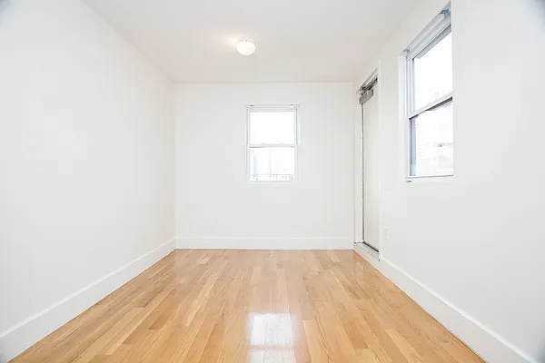 Rented by Nooklyn NYC LLC | media 7