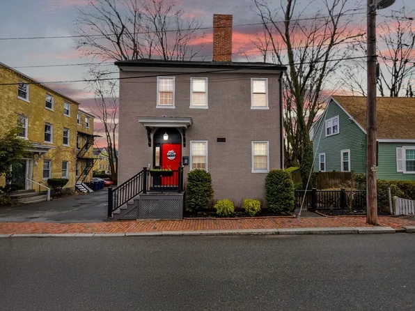 8 Mall St, Salem, MA 01970