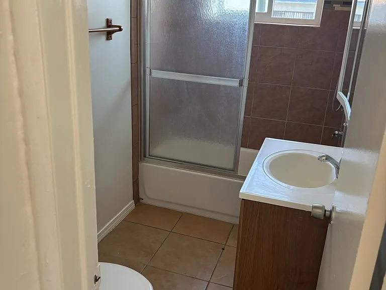 734 N Inglewood Ave — Photo 7