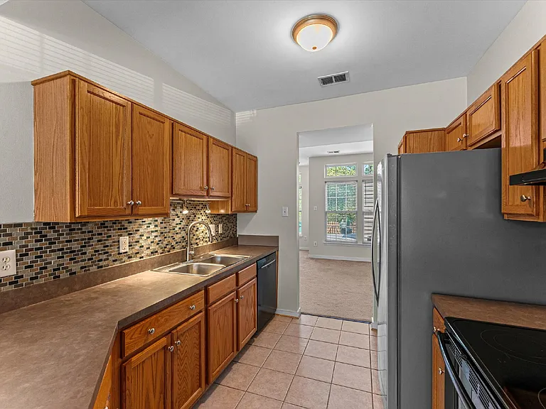 7813 Villa Pl — Photo 10