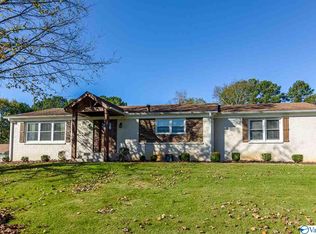 6109 Springlake Dr, Huntsville, AL 35811