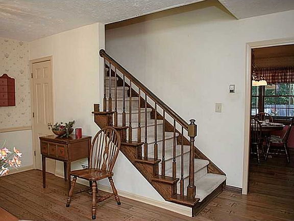 3rd image of 2060 Cannon Way NW
