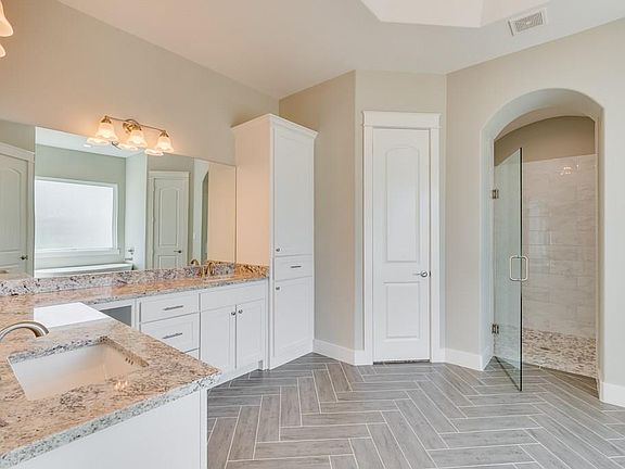 5th image of 1415 Windpointe Dr