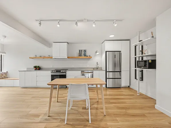 2104 Pauline Blvd APT 205, Ann Arbor, MI 48103