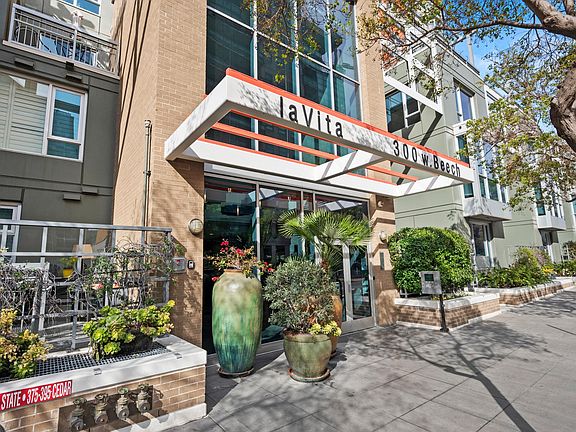 2nd image of 300 W Beech St Unit 1008