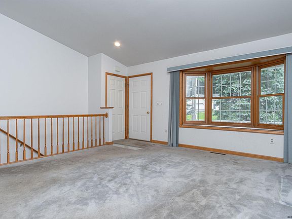 5th image of 24 Herald Dr