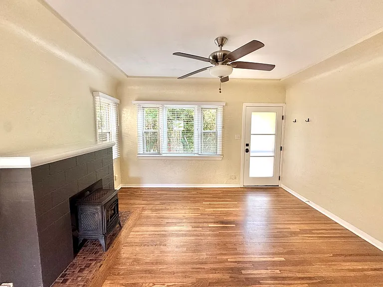 4480 Oregon St — Photo 10