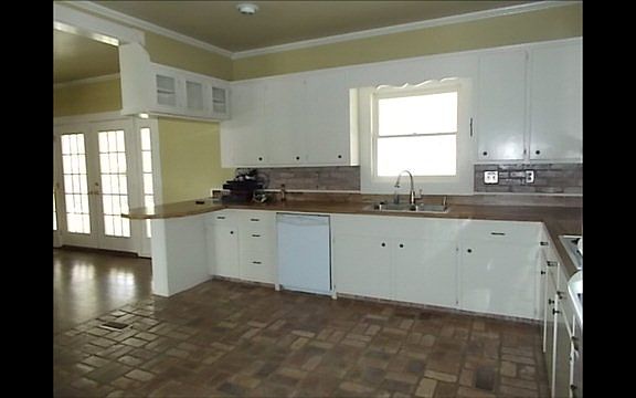 5th image of 1004 S Lakeshore Dr