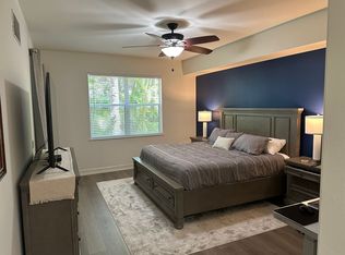 2004 Tarpon Bay Dr N APT 101, Naples, FL 34119