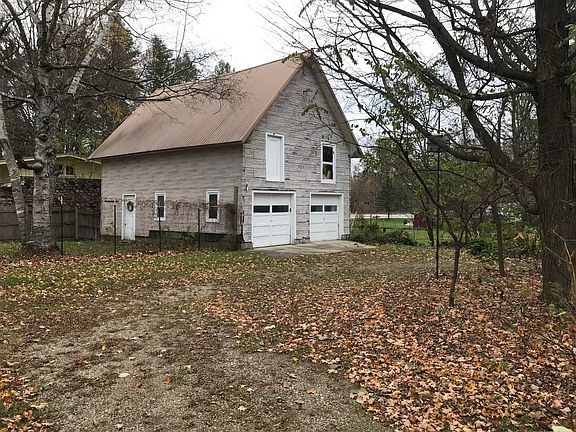 3rd image of 306 N Paw Paw St