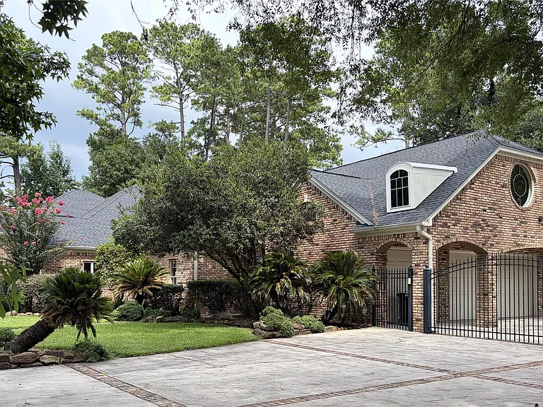 8615 Haven Woods Way — Photo 17