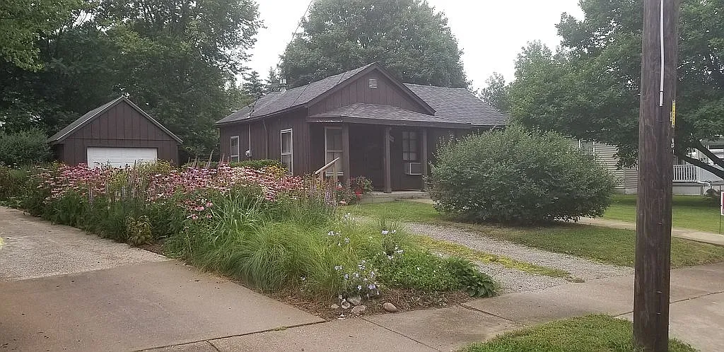 1216 Koch St photo 1