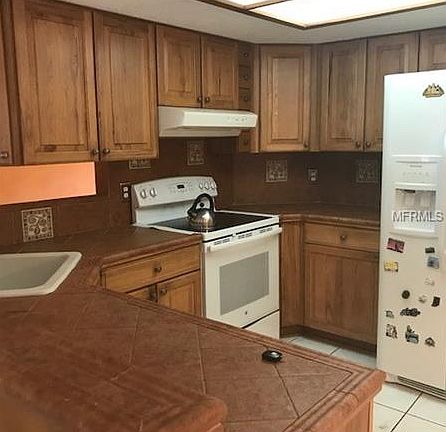5th image of 15015 Barby Ave