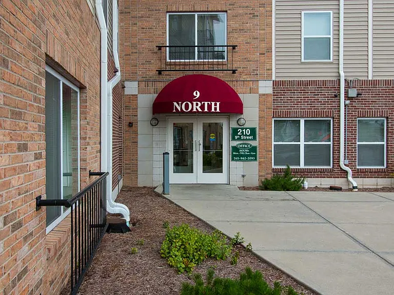 210 N 9th St — Photo 1