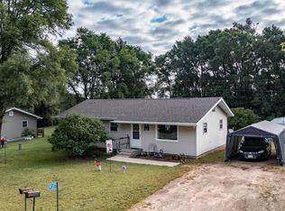 N3072 Lawson Dr, Waupaca, WI 54981