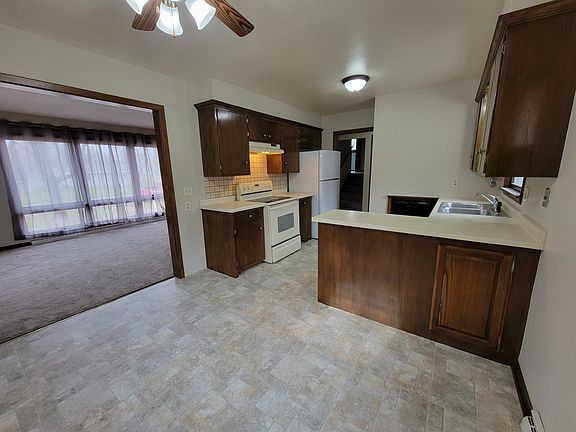 2nd image of 846 34th Ave N