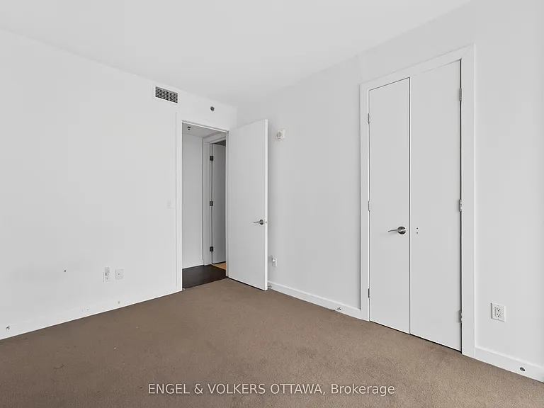 300 Lisgar St #1210 — Photo 17