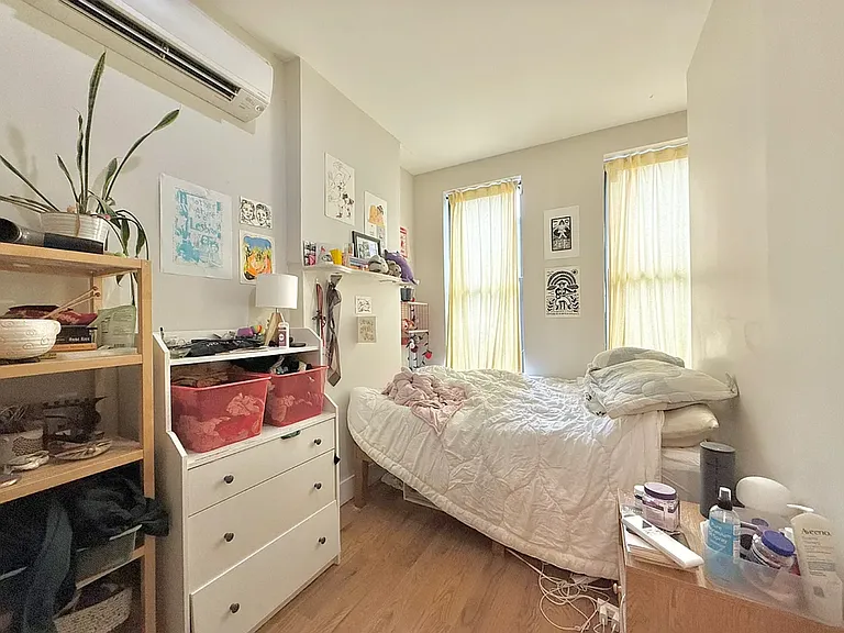 512 Onderdonk Ave #2R — Photo 6
