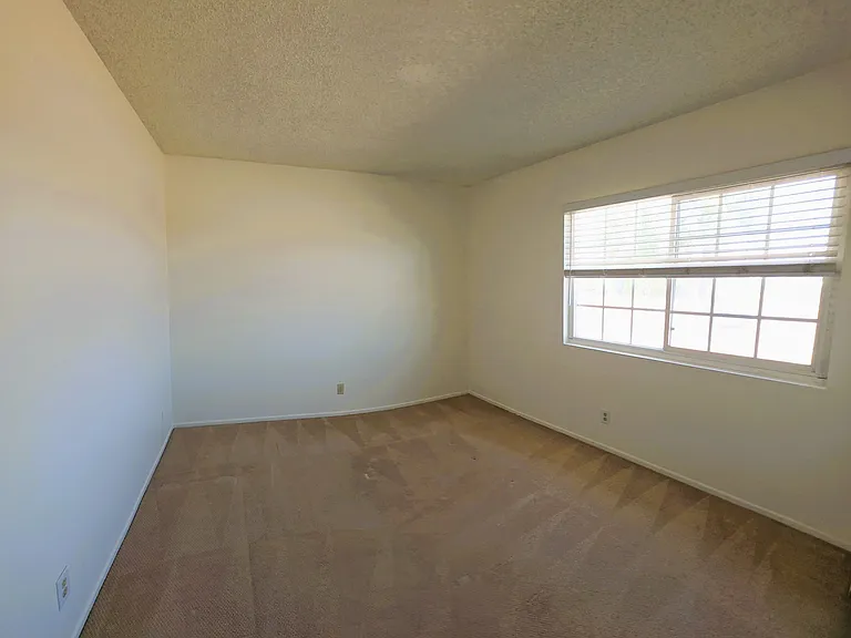 4442 E Addington Dr — Photo 16