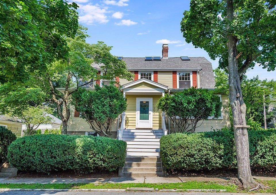1st image of 29 Devereaux St