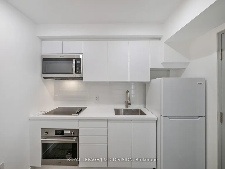 325 Sammon Ave #G3 — Photo 3