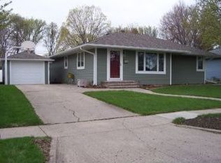 56 16 1/2 Ave N, Fargo, ND 58102
