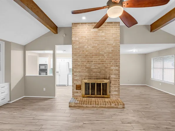 11827 Brook Meadows Ln, Meadows Place, TX 77477