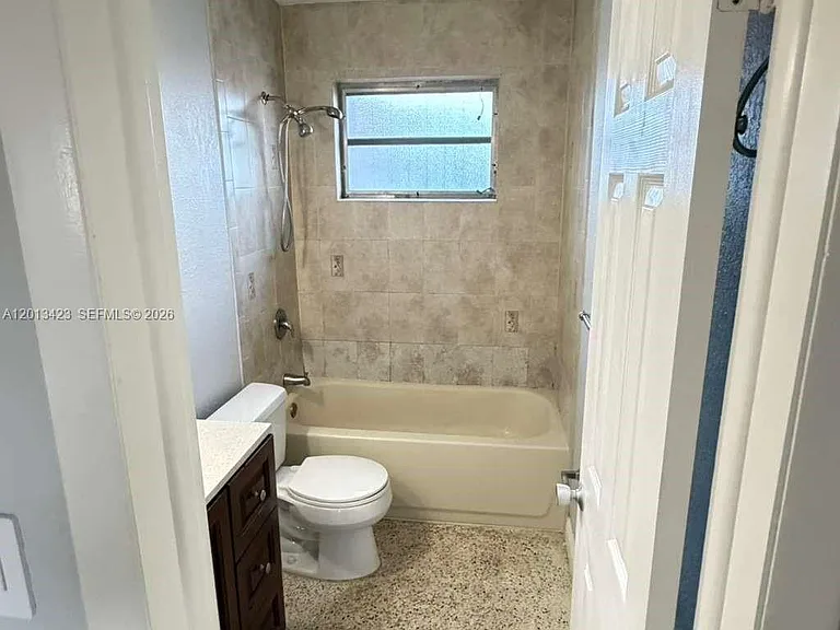 45 NW 45th Ave #45 — Photo 8
