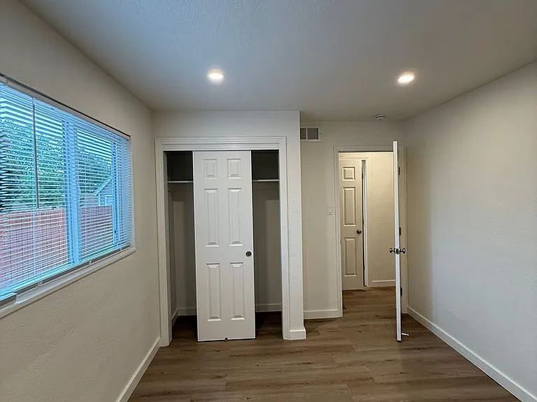 750 Topaz Dr — Photo 17