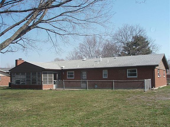 2nd image of 944 Sharewood Ct