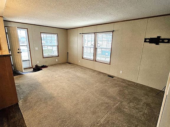 4th image of 1157 Wood Ridge Dr #79