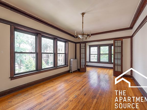 5th image of 2427 N Sawyer Ave #2E
