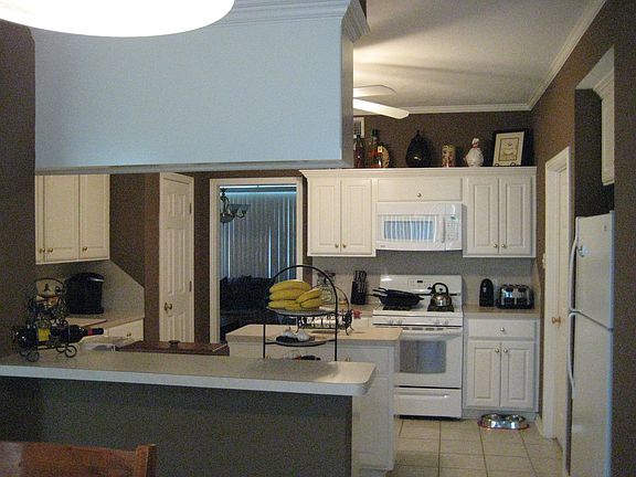 5th image of 303 Woodland Springs Dr