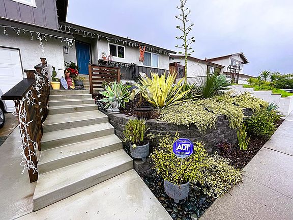 2nd image of 4085 Mira Costa St