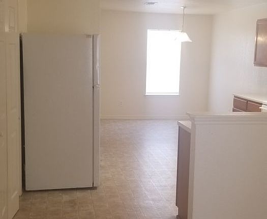 5th image of 3007 Cantabrian Dr APT C