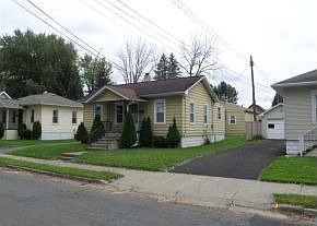 3rd image of 628 Elm St