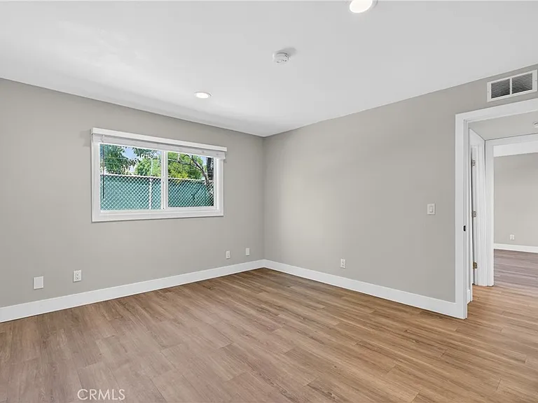 8416 Burnet Ave #7 — Photo 19