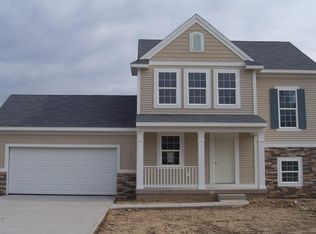 2240 Blueberry Dr NW, Grand Rapids, MI 49504